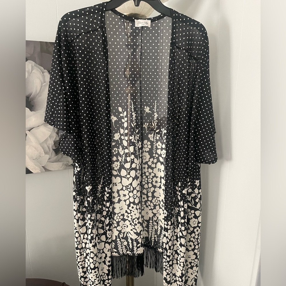 Siren Lily Women's Black and White Kimono Shawl Floral with Fringed Bottom